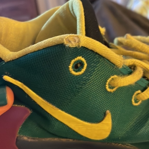 Nike Zoom Freak, kids 6, multicolor mid-rise basketball running active sneakers - Picture 11 of 13